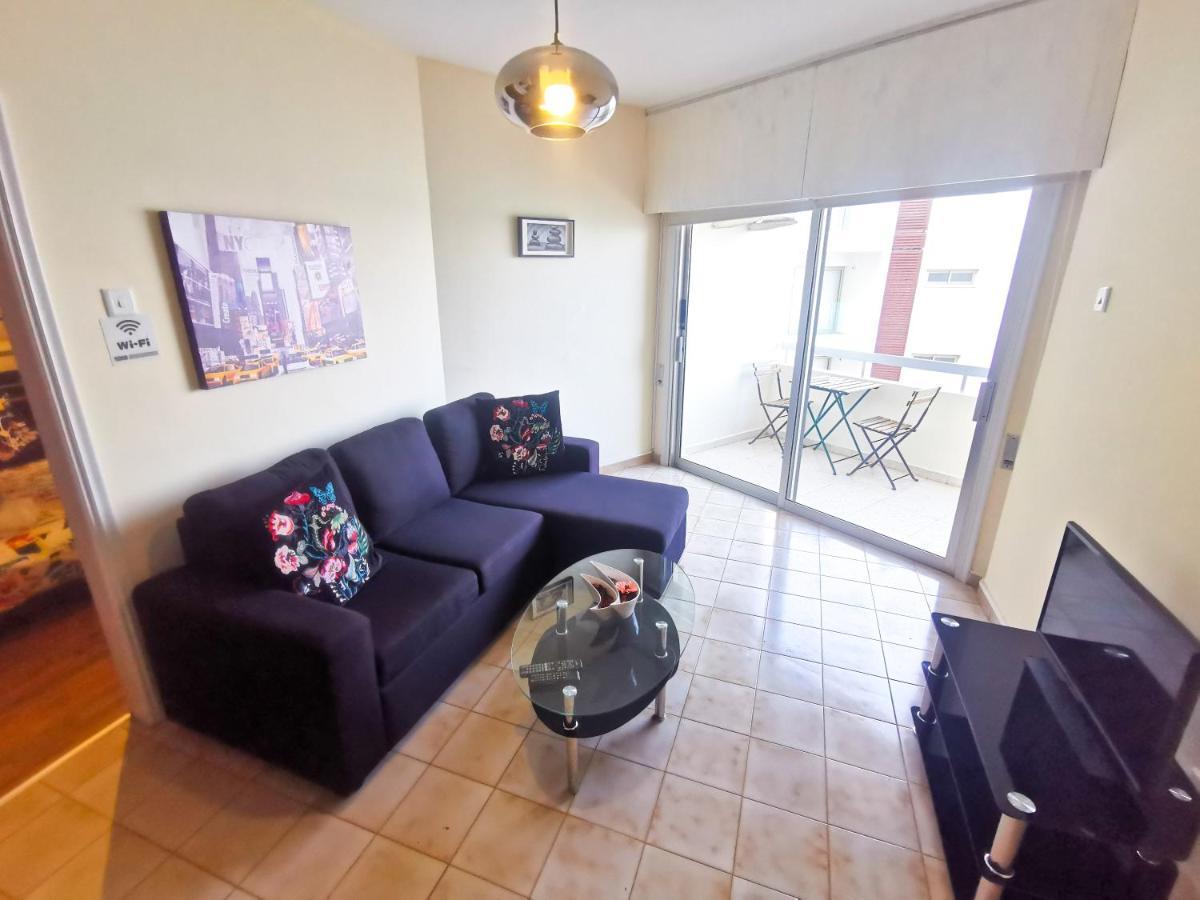 Flirty Flamingo Seaview Seafront Apartment Lárnaca Exterior foto