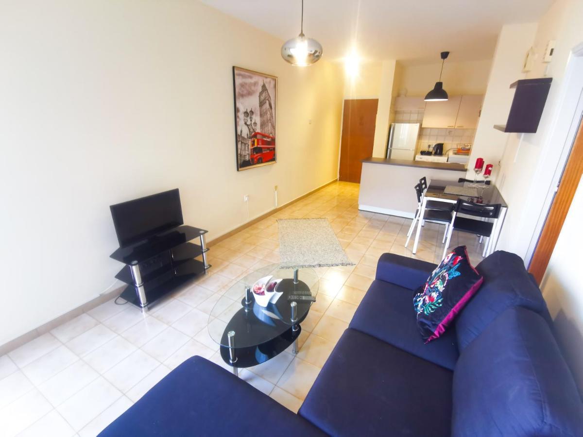 Flirty Flamingo Seaview Seafront Apartment Lárnaca Exterior foto
