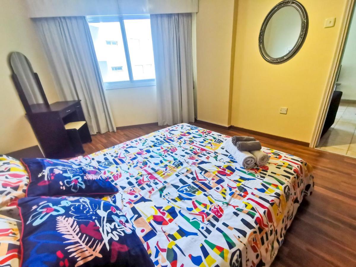 Flirty Flamingo Seaview Seafront Apartment Lárnaca Exterior foto